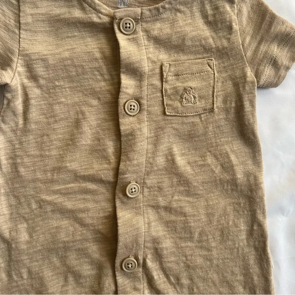 Gap Organic Cotton Shorty One Piece in New Sand Beige Size 3-6 Months